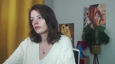 Nadine online show from October 7, 2025, 4:42 am