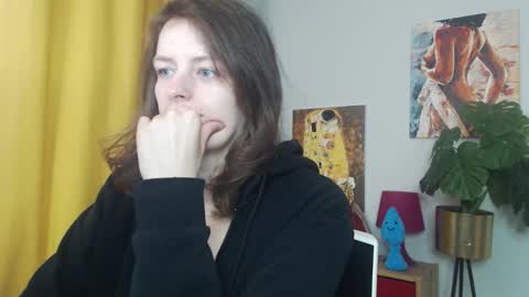 Nadine online show from November 4, 2025, 5:50 am