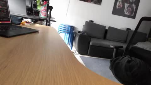 fandedanny online show from September 16, 2025, 7:42 am