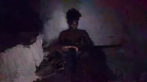 Snapshot of fangon2 chatting on October 18, 2025, 3:46 pm KEITH ELISA online show from October 18, 2025, 3:46 pm