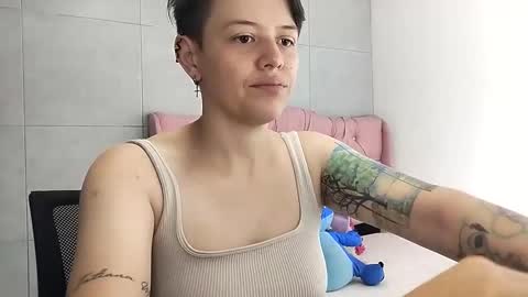 FANNY online show from October 9, 2025, 4:05 pm