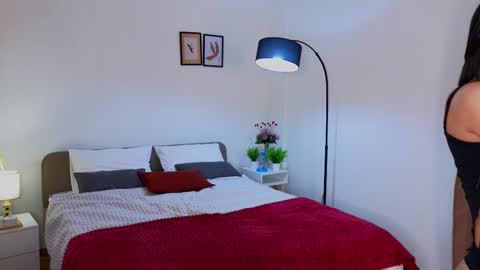 Eva online show from February 24, 2025, 1:02 am