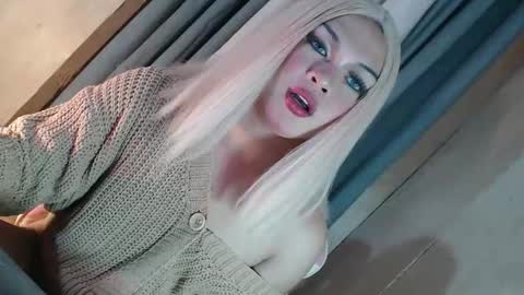 Snapshot of fantasticcock69_daniella chatting on February 22, 2026, 2:13 am DANIELLA - DONT FORGET TO GIVE ME A THUMBSU UP online show from February 22, 2026, 2:13 am