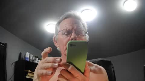 fantasyresort online show from January 4, 2025, 4:33 am