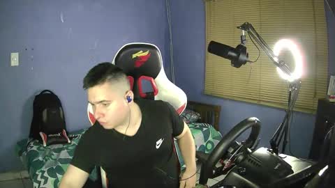 Snapshot of faon_ chatting on November 17, 2025, 1:44 am faon_ online show from November 17, 2025, 1:44 am