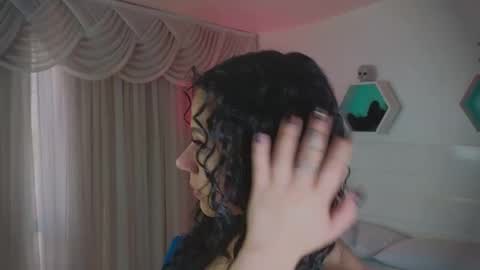 Farah online show from October 22, 2025, 12:05 pm