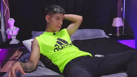 farid_jake_ online show from January 7, 2025, 7:28 pm