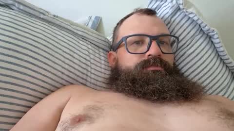 Snapshot of farm2boy chatting on May 27, 2026, 3:42 pm Farm2boy online show from May 27, 2026, 3:42 pm