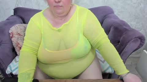 Snapshot of fashiona chatting on February 22, 2025, 3:01 am fashiona online show from February 22, 2025, 3:01 am