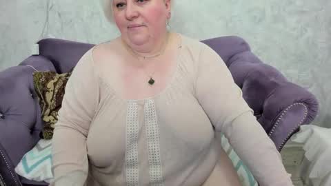 Snapshot of fashiona chatting on March 1, 2025, 12:39 am fashiona online show from March 1, 2025, 12:39 am