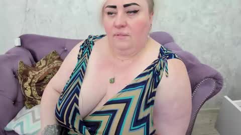 Snapshot of fashiona chatting on March 9, 2025, 10:41 am fashiona online show from March 9, 2025, 10:41 am