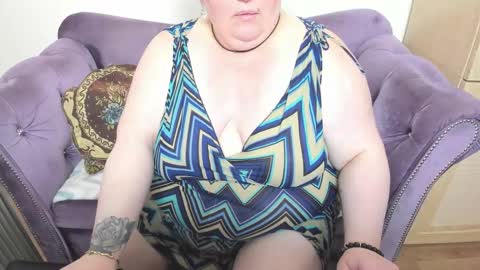 Snapshot of fashiona chatting on October 18, 2025, 12:13 am fashiona online show from October 18, 2025, 12:13 am