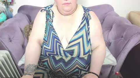 Snapshot of fashiona chatting on November 22, 2025, 12:04 pm fashiona online show from November 22, 2025, 12:04 pm