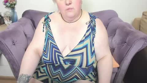 Snapshot of fashiona chatting on May 18, 2026, 9:20 pm fashiona online show from May 18, 2026, 9:20 pm