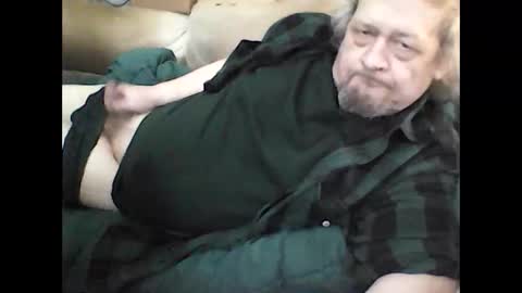 Snapshot of fasteddysex chatting on April 23, 2026, 8:33 pm HoneyCumJuice4U online show from April 23, 2026, 8:33 pm