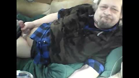 Snapshot of fasteddysex chatting on April 28, 2026, 3:17 pm HoneyCumJuice4U online show from April 28, 2026, 3:17 pm