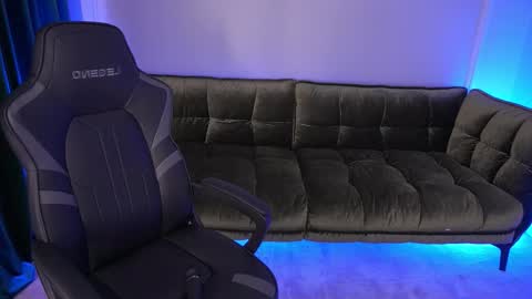 Nellie online show from September 18, 2025, 8:00 pm