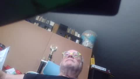 Fred. online show from April 6, 2026, 4:46 am