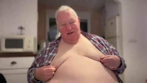 fatslutcutey online show from December 25, 2024, 8:17 pm