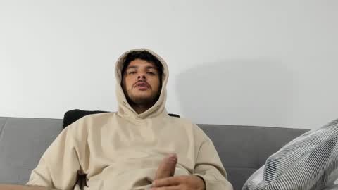 favid95 online show from December 16, 2024, 12:48 am