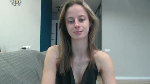 favoriteyour online show from October 31, 2025, 4:35 am