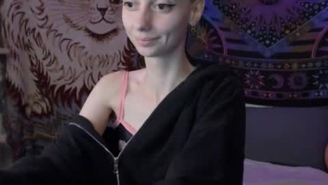 Mossfairy online show from October 7, 2025, 11:57 pm