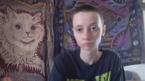 Mossfairy online show from October 18, 2025, 4:19 pm