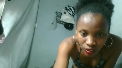 Snapshot of fayence09 chatting on September 17, 2025, 7:26 pm fayence09 online show from September 17, 2025, 7:26 pm