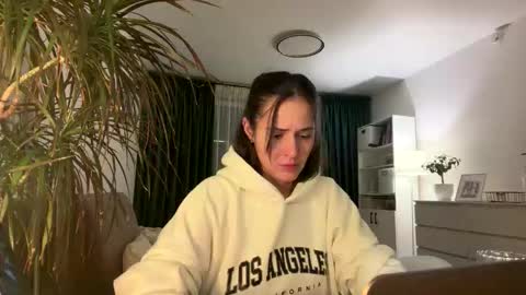 Fedariss online show from December 19, 2025, 7:54 pm