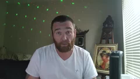 PullouProblems online show from December 1, 2025, 9:09 pm