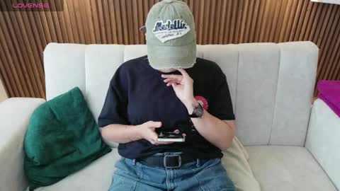 Snapshot of feelina_firesoul chatting on May 20, 2026, 1:39 pm Feelena online show from May 20, 2026, 1:39 pm