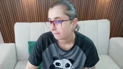 Snapshot of feelina_firesoul chatting on July 29, 2026, 2:59 pm Feelena online show from July 29, 2026, 2:59 pm