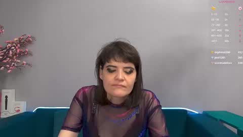 Laura online show from September 26, 2025, 3:43 am