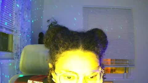 Snapshot of feetnymph chatting on January 20, 2025, 2:01 am Soley online show from January 20, 2025, 2:01 am