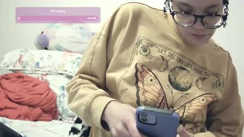 Snapshot of feetnymph chatting on February 3, 2025, 2:14 am Soley online show from February 3, 2025, 2:14 am