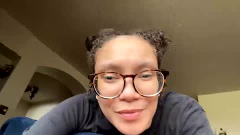 Snapshot of feetnymph chatting on February 3, 2025, 7:52 pm Soley online show from February 3, 2025, 7:52 pm