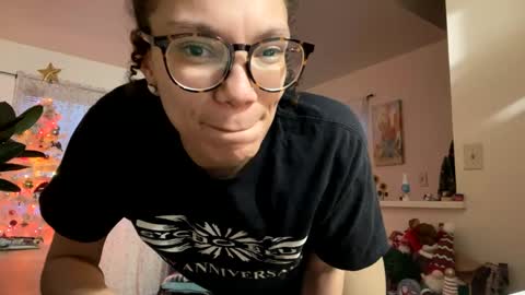 Snapshot of feetnymph chatting on February 3, 2025, 10:54 pm Soley online show from February 3, 2025, 10:54 pm