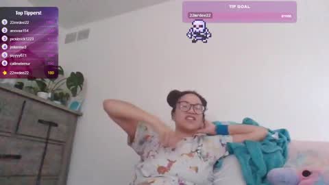 Snapshot of feetnymph chatting on February 24, 2025, 8:36 pm Soley online show from February 24, 2025, 8:36 pm