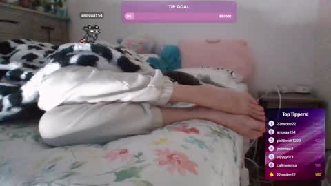 Snapshot of feetnymph chatting on February 26, 2025, 2:15 am Soley online show from February 26, 2025, 2:15 am