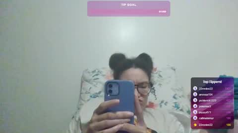 Snapshot of feetnymph chatting on February 27, 2025, 2:21 am Soley online show from February 27, 2025, 2:21 am