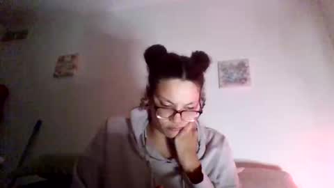 Snapshot of feetnymph chatting on November 18, 2025, 2:28 am Soley online show from November 18, 2025, 2:28 am