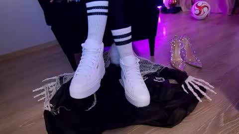 FeetVibe online show from October 20, 2025, 7:20 am