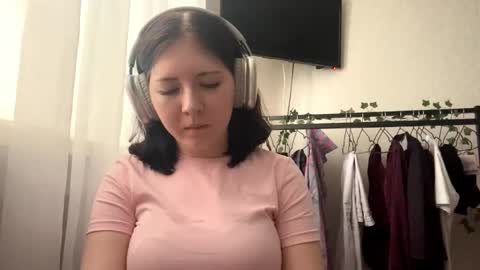 Candy online show from April 21, 2026, 2:12 pm