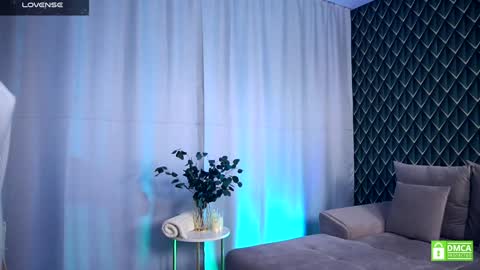 Snapshot of felissiany chatting on September 25, 2025, 4:38 am Hello im Nova online show from September 25, 2025, 4:38 am