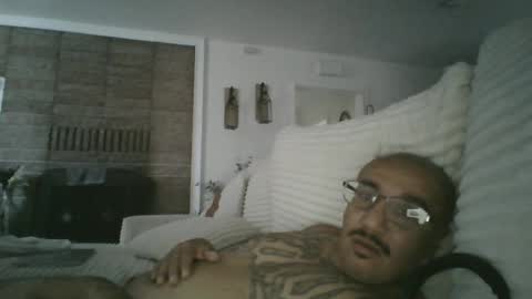Snapshot of felixrlarios25 chatting on July 17, 2026, 9:08 pm felixrlarios25 online show from July 17, 2026, 9:08 pm