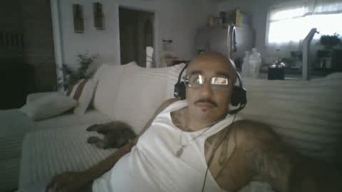 Snapshot of felixrlarios25 chatting on July 28, 2026, 10:42 pm felixrlarios25 online show from July 28, 2026, 10:42 pm