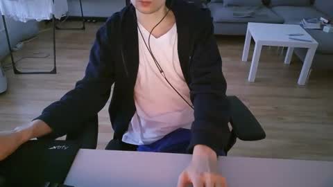felixsagg online show from December 9, 2024, 12:51 pm