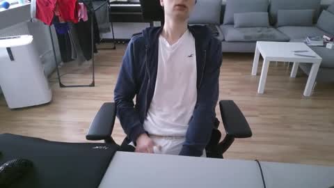 felixsagg online show from December 10, 2024, 12:27 pm