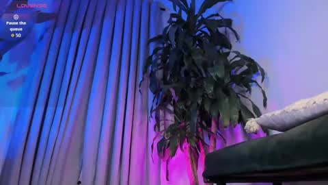 FelixSantos online show from September 13, 2025, 11:59 pm