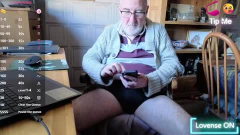 Adam online show from October 24, 2025, 2:02 pm